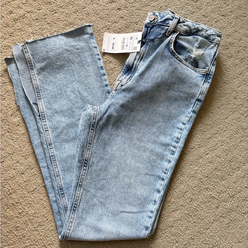 New Zara Slim Flared Slitted High Rise Jeans - Picture 4 of 5